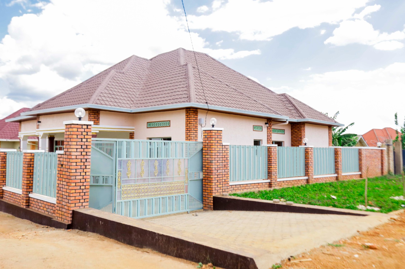 FF027 Kanombe Kanombe new and nice house for sales in kigali Rwanda. Call/watsap +250788385831