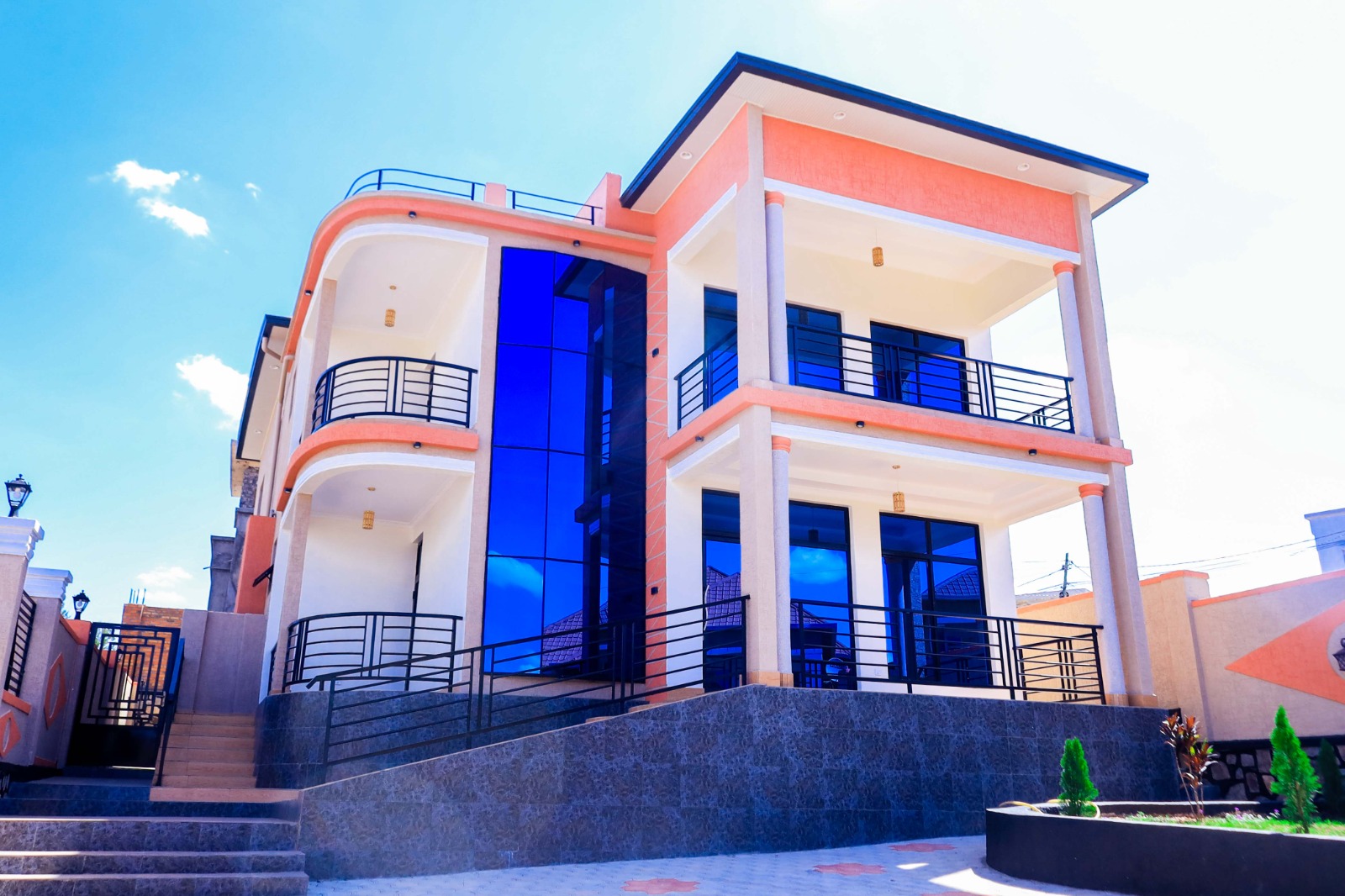 ID:FF058 Kibagabaga. Kibagabaga good and New House for sales with 6 bedrooms in Kigali-Rwanda.Call/watsap +250788385831