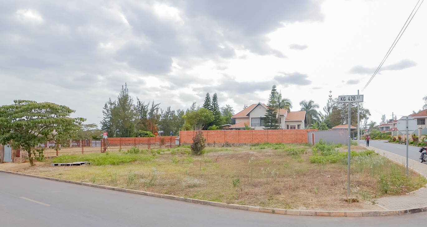 DB 088 Gacuriro Gacuriro very nice flat plot for sale in prime neiborhood of Kigali Rwanda.