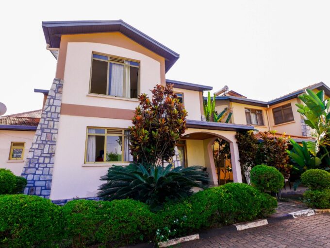 FF 074 Gacuriro Full furasnished and nice house for rent with beautiful view and good location in Kigali Rwanda