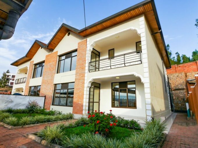 DB 143 Kibagabaga nice and well furnished house for rent in kigali Rwanda